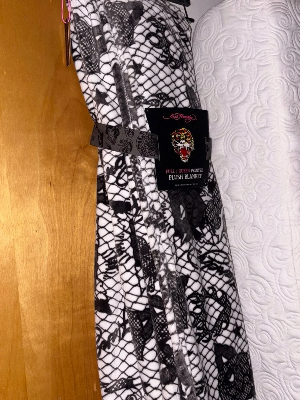 Ed Hardy Black White FULL/QUEEN Plush Blanket with black and white roses